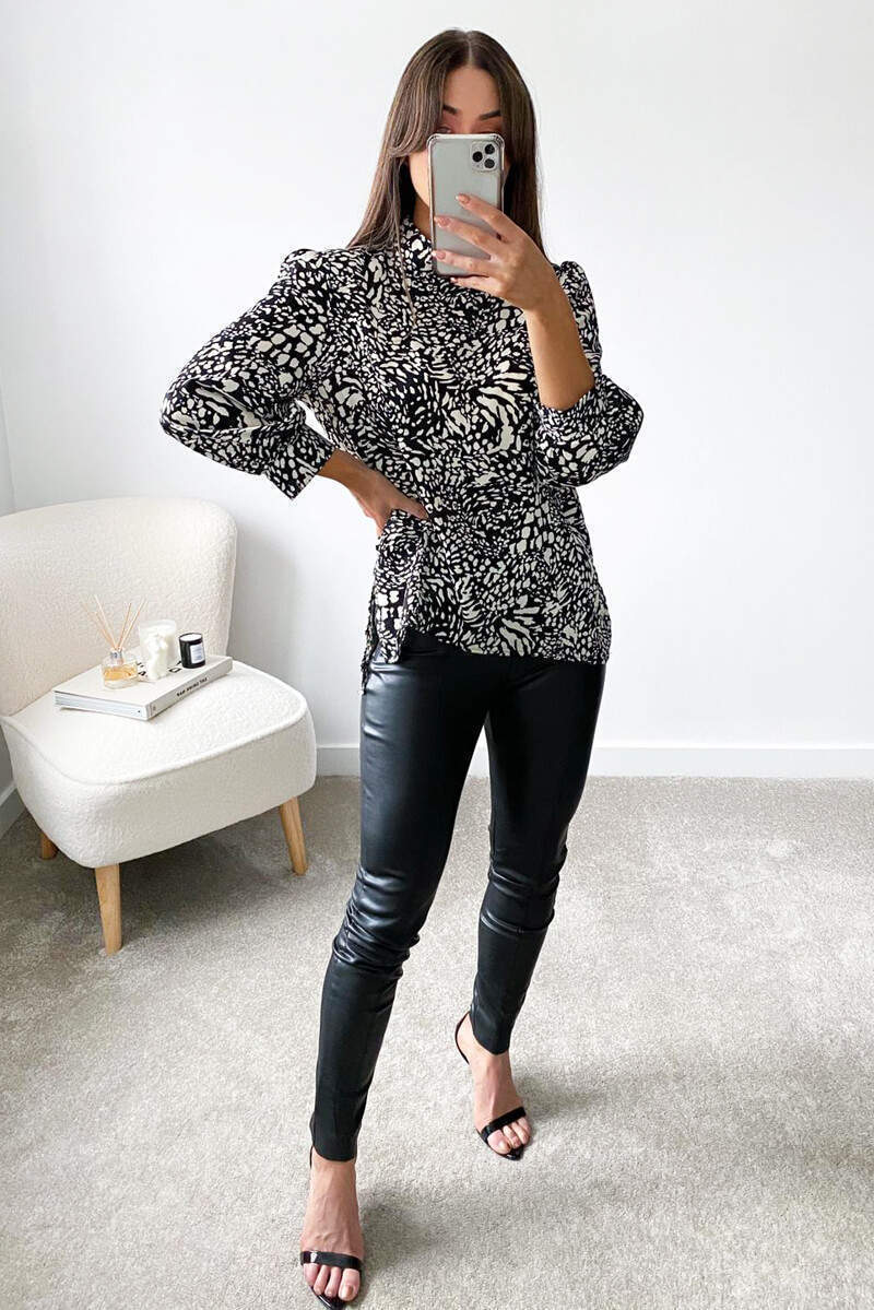 Black Printed Wide Sleeve Cuff Top - Swimclubus